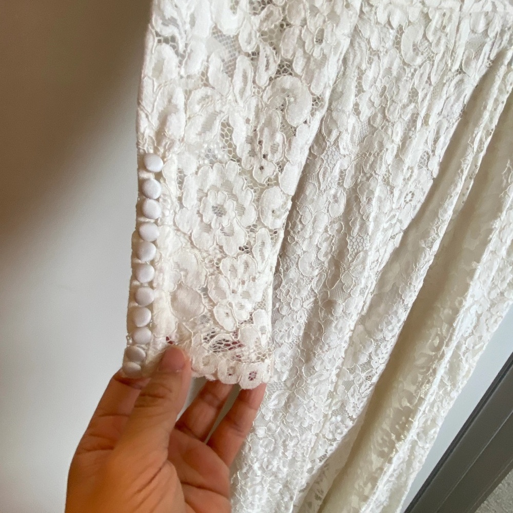 Elegant Full Lace Wedding Dress - Size 2-4